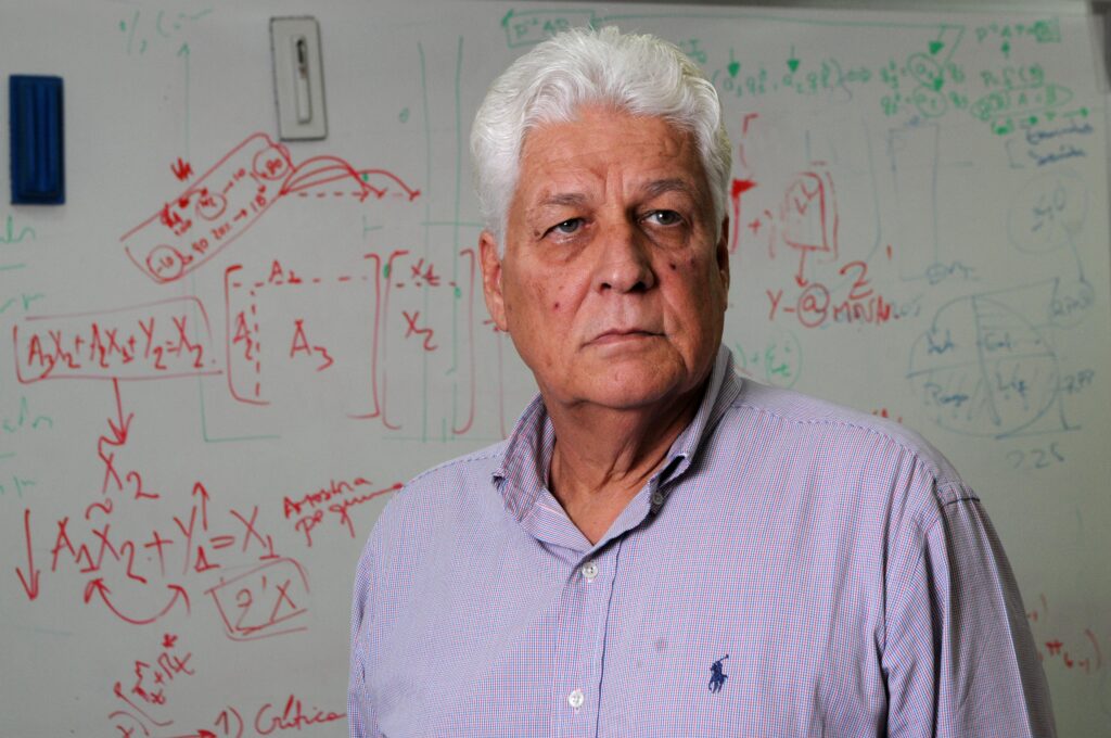 Sinais de resiliência em serviços e consumo das famílias impulsionaram alta do Monitor do PIB, diz FGV