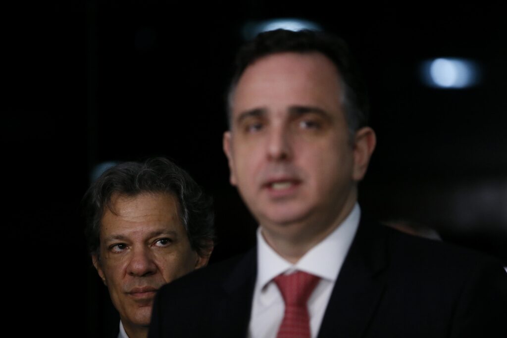 Pacheco tenta viabilizar com Haddad empréstimo de US$ 200 milhões do banco do Brics para o BDMG