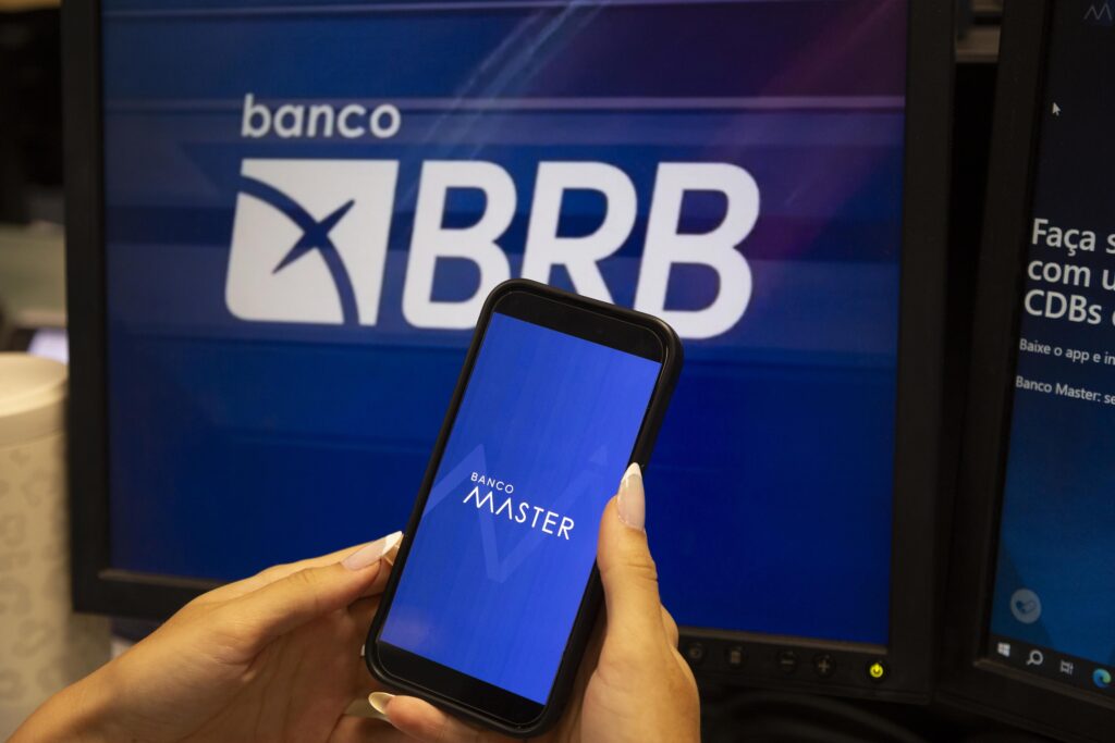 Diretores do BC discutem hoje com as partes a operação de compra do Master pelo BRB
