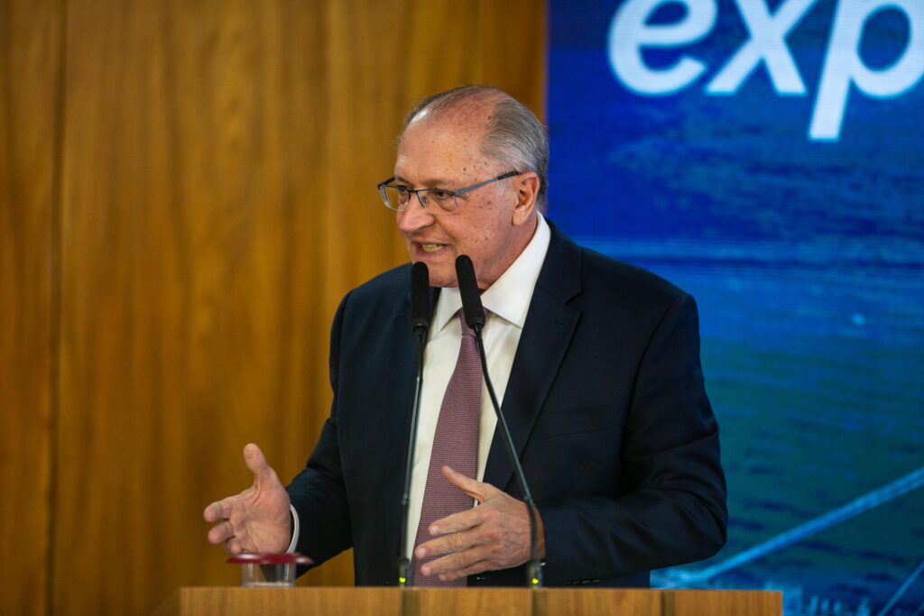 Alckmin diz que todo o empenho está em resolver tarifaço, mas que plano de contingência é completo