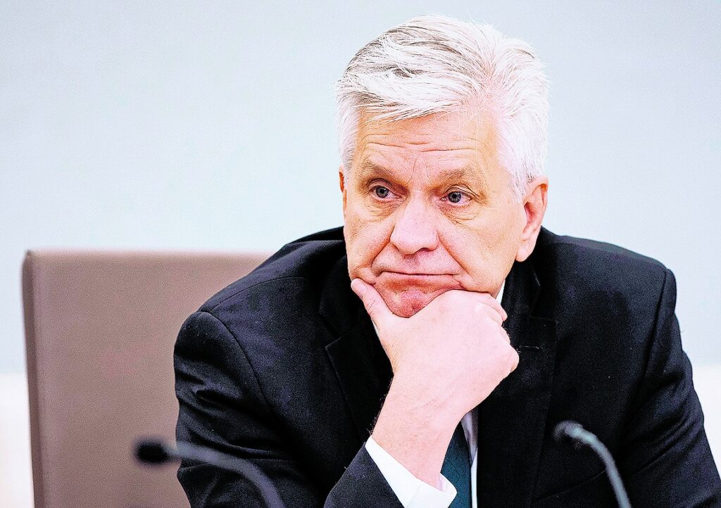 Diretor do Fed volta a defender que juros nos EUA sejam reduzidos já neste mês