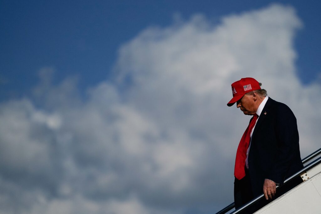 FT: Como a ‘Fox News’ vem cobrindo o caso bombástico das relações de Trump e Epstein