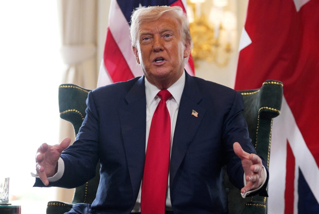Trump assina decreto elevando tarifa sobre o Canadá de 25% para 35%