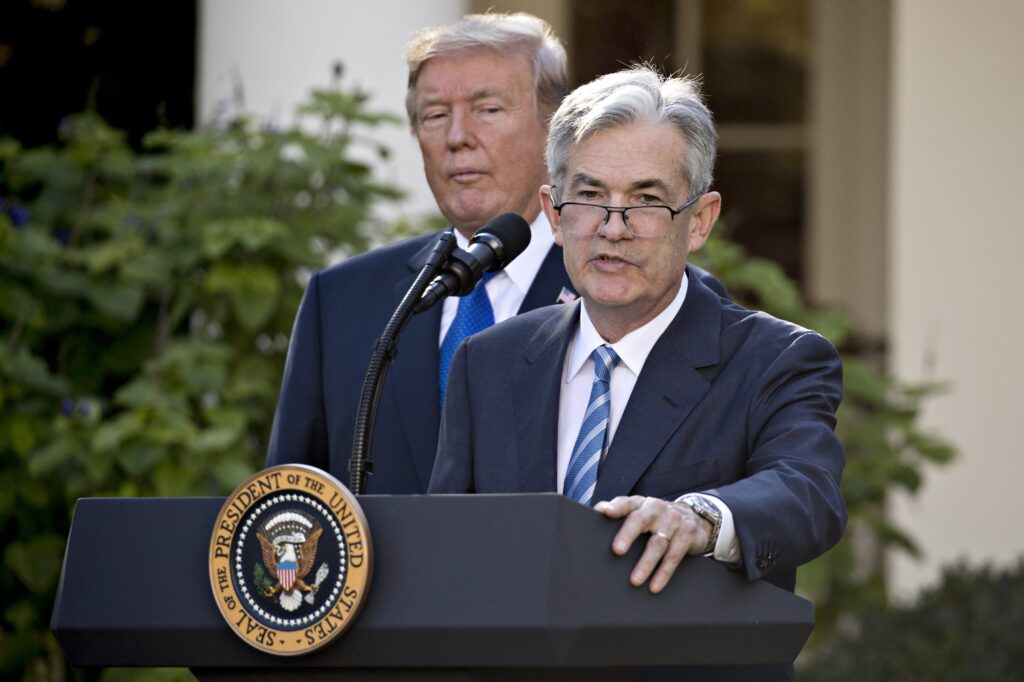 Trump volta a criticar Powell nas redes e diz que juros deveriam estar a 1%