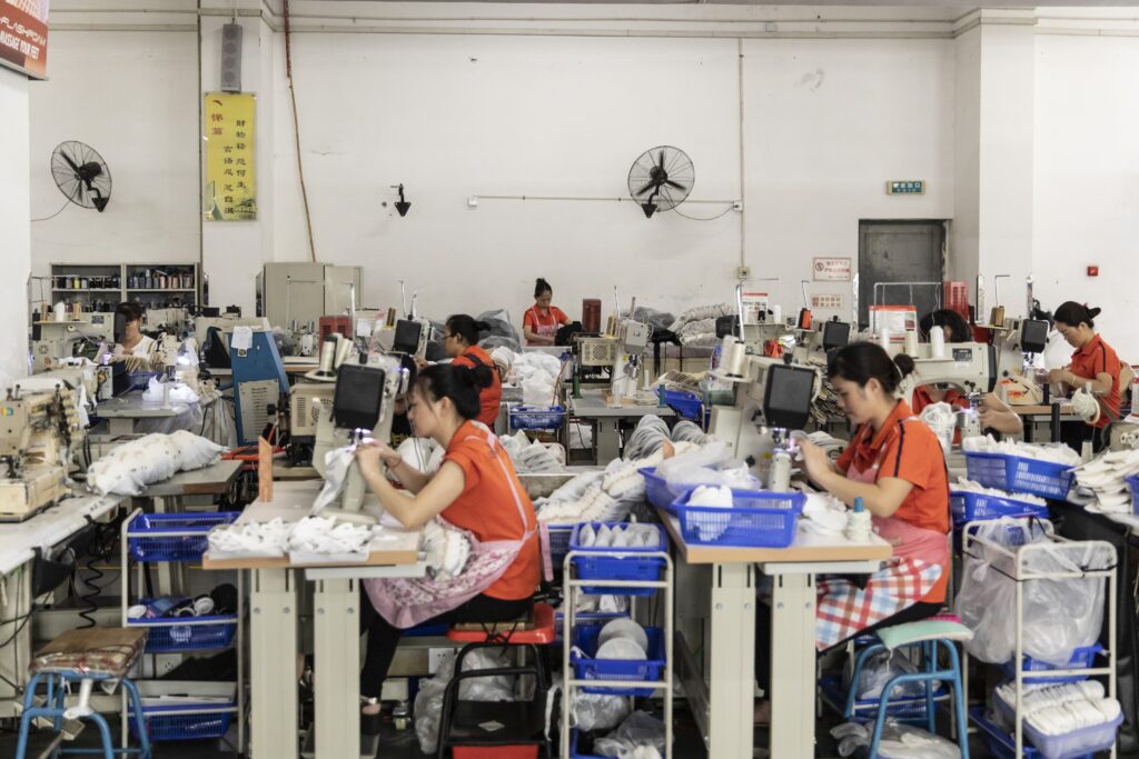 Indústria dos EUA segue dependente da China mesmo com tarifas altas