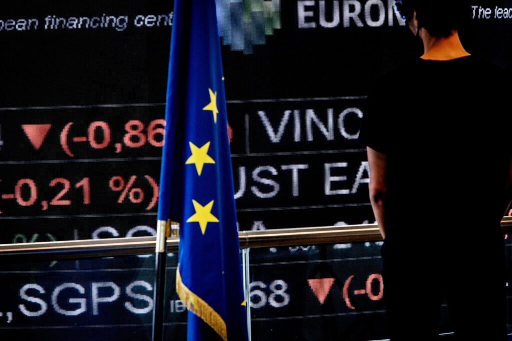 Bolsas da Europa caem com apreensão sobre acordo comercial com os EUA