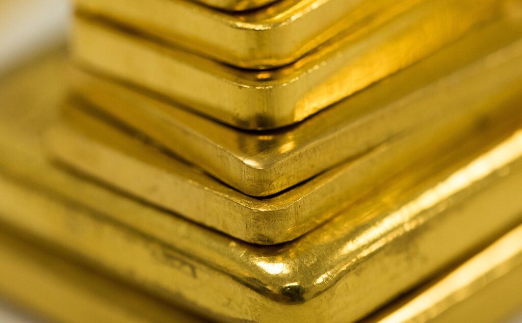 Ouro fecha em queda após dados de inflação mais fracos do que o esperado nos EUA