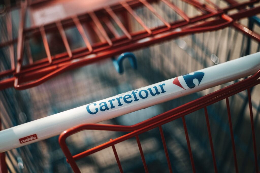 Grupo Carrefour reverte lucro e tem prejuízo de 401 milhões de euros no 1º semestre