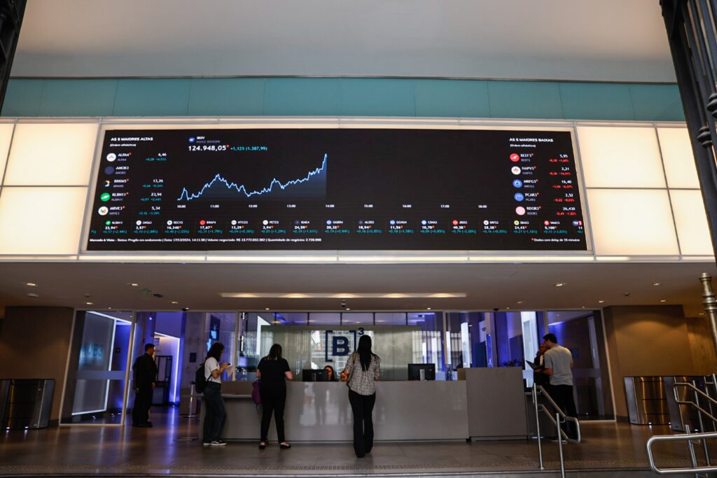Mais gestores avaliam que Ibovespa pode subir além dos 140 mil pontos e que ‘trade eleitoral’ vai começar no 4º trimestre, diz BofA