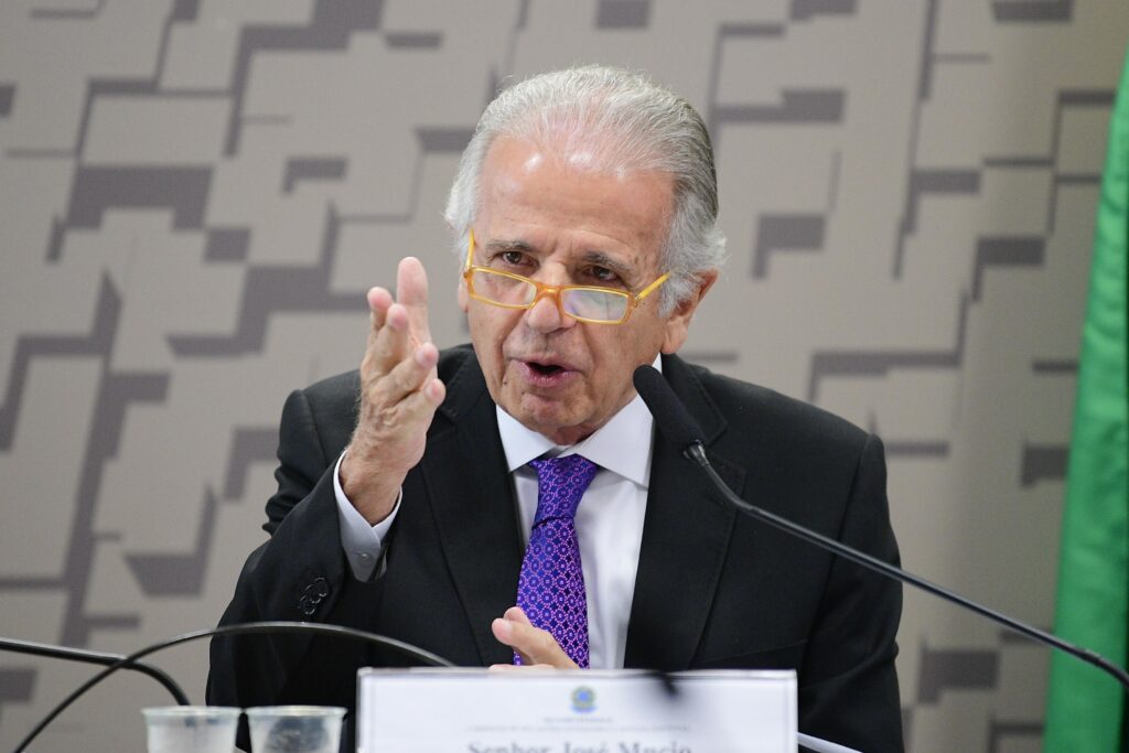 Ministro da Defesa pede para ser dispensado de depor em ação sobre tentativa de golpe