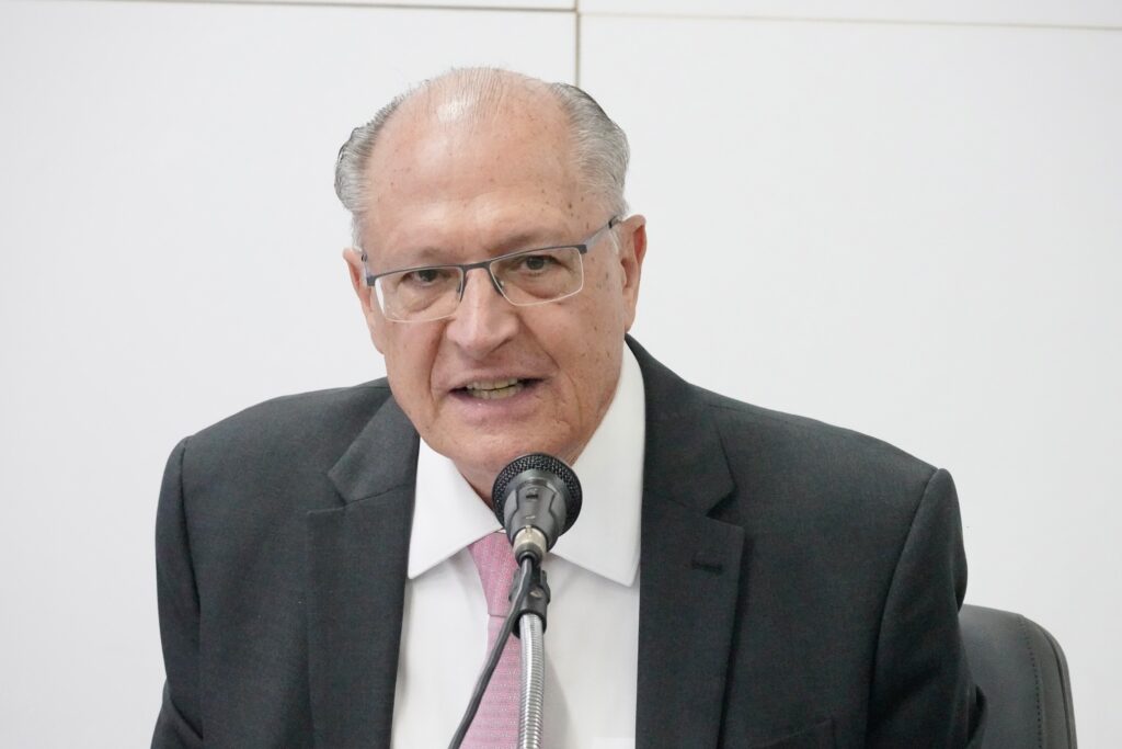 Pauta a ser explorada com EUA é longa e não se descarta minerais críticos, diz Alckmin