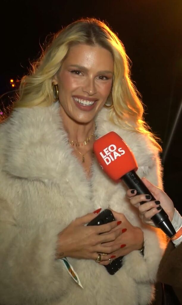 Yasmin Brunet Troca o Frio de SP por Arraial Estrelado