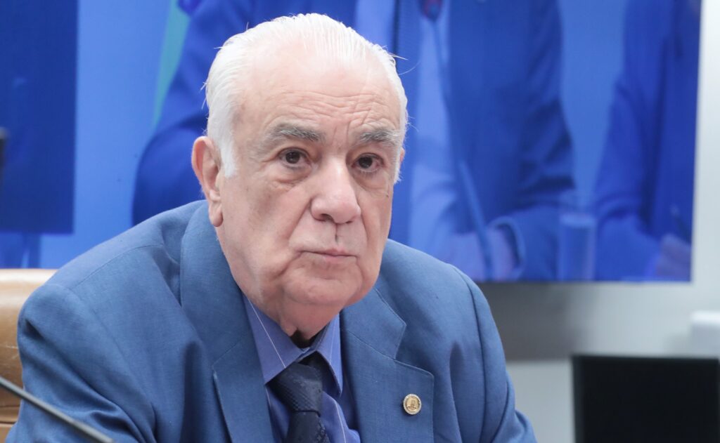 Deputado expulso do PL por criticar Trump diz que soube da punição pela imprensa