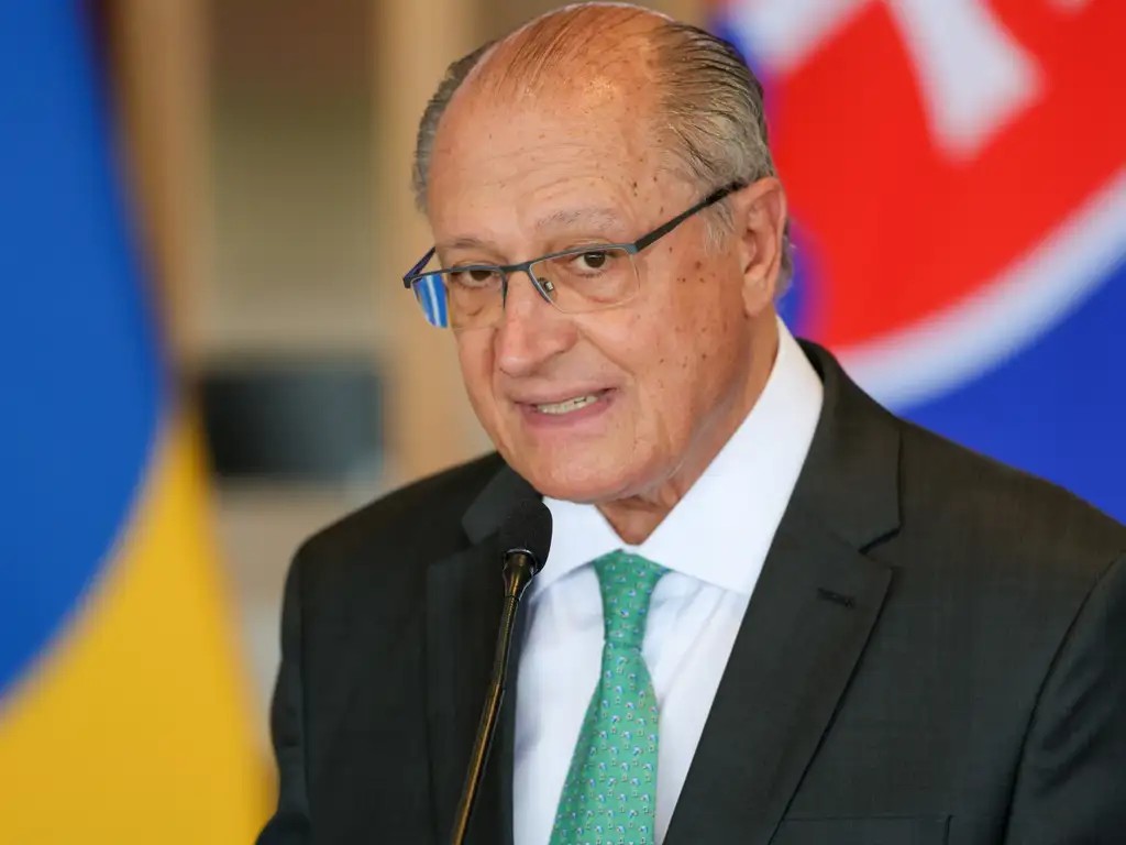 Representantes da indústria de autopeças discutem tarifaço com Alckmin nesta terça-feira