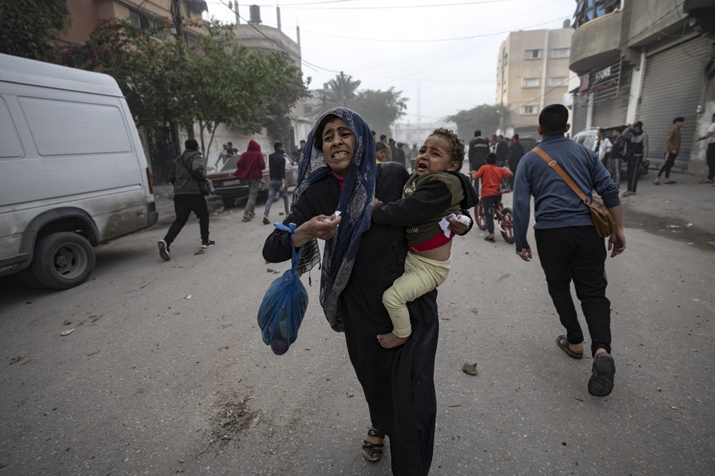 Ataques israelenses deixam ao menos 27 mortos em Gaza neste domingo, diz Defesa Civil