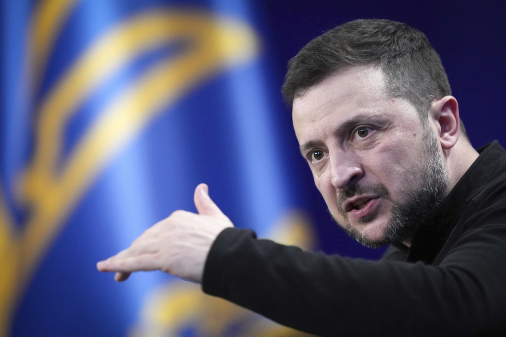 Ucrânia receberá três sistemas Patriot e está em negociação para mais sete, afirma Zelensky