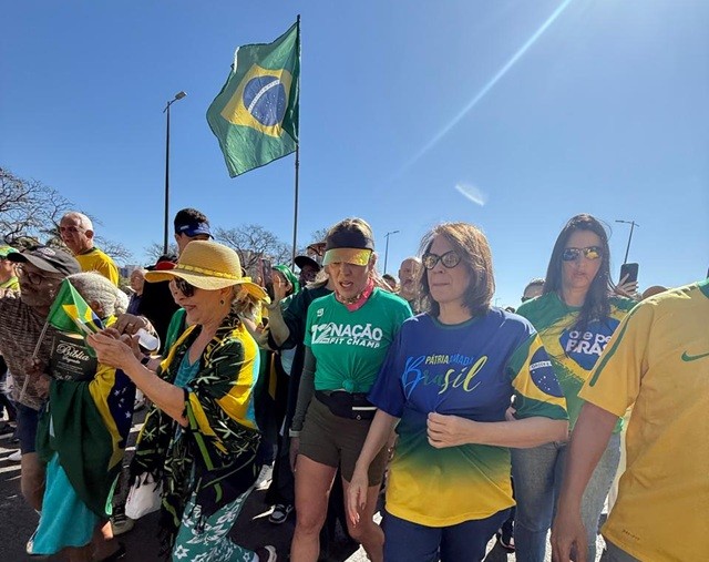 Bolsonaristas fazem ato pró-Trump em Brasília contra Moraes e Lula