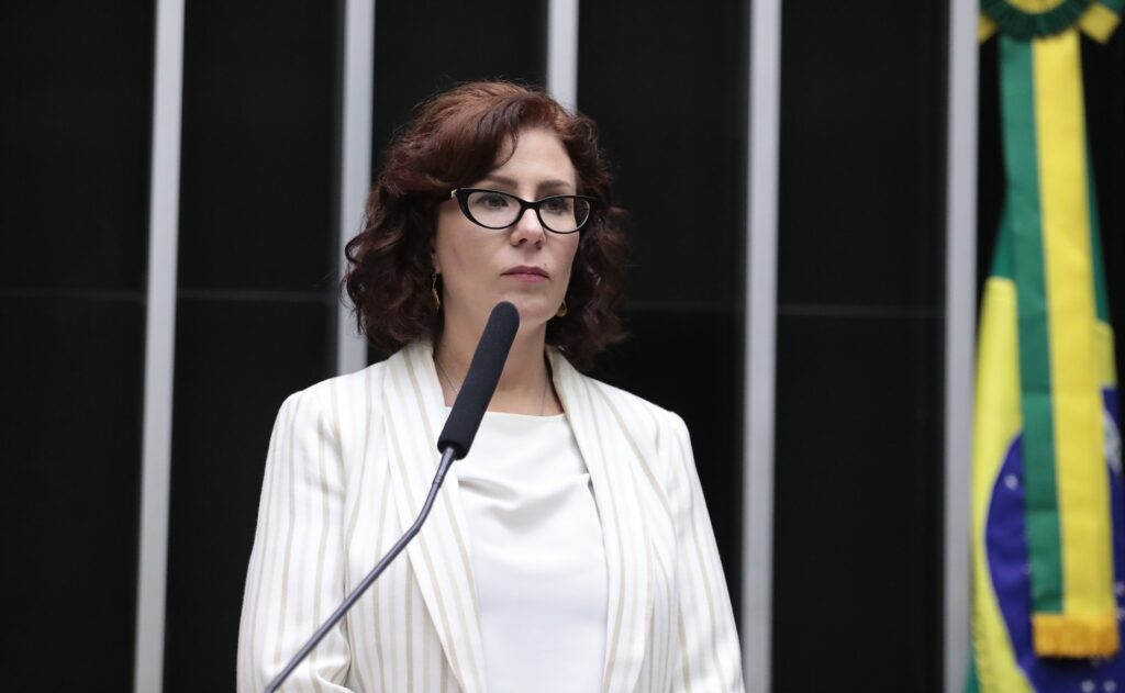 Alexandre de Moraes manda AGU acompanhar processo de extradição de Zambelli