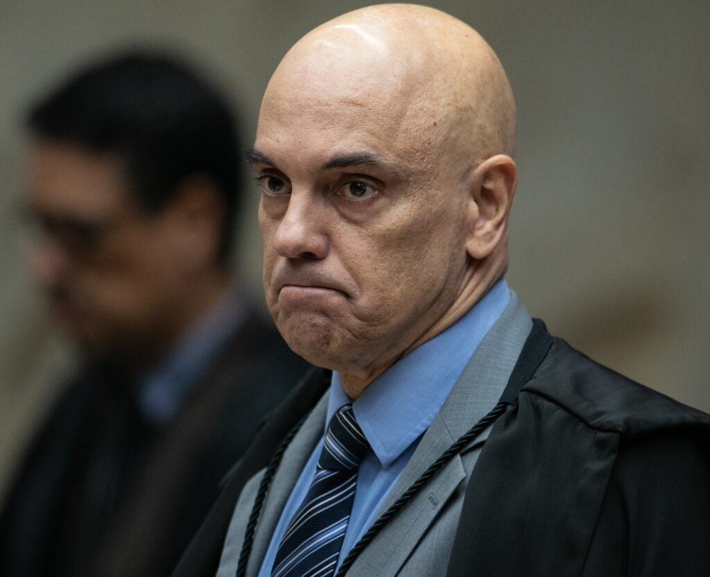 Moraes diz que vai oficiar Tarcísio por suposta reunião no Alvorada