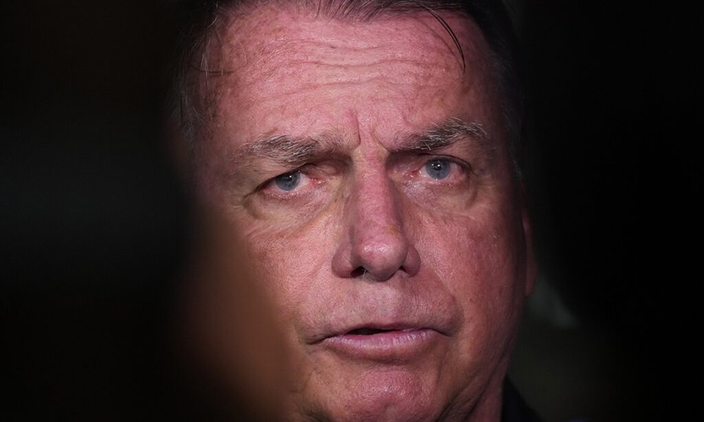 Parlamentares do PT comemoram operação da Polícia Federal contra Bolsonaro