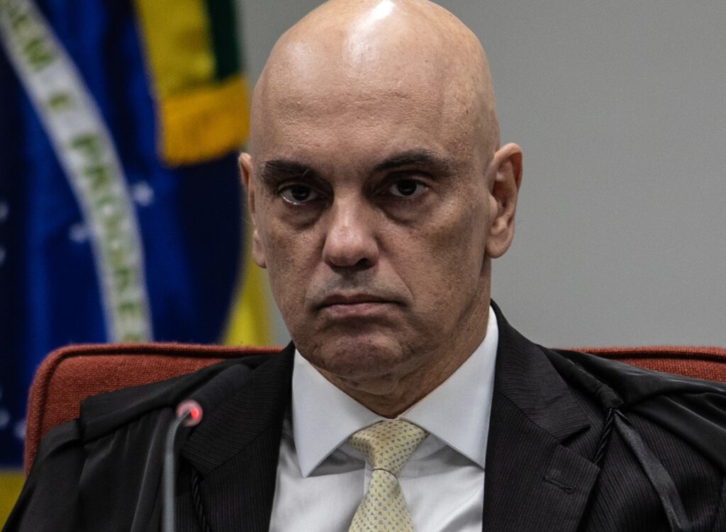 Moraes vê descumprimento ‘isolado’ de cautelar e descarta prisão de Bolsonaro