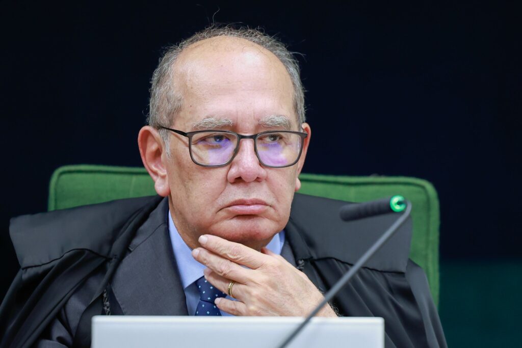 Decano do STF, Gilmar Mendes defende Moraes após sanções dos EUA: ‘coragem e desassombro’