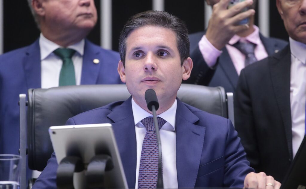 MP-TCU pede investigação sobre suspeita de funcionárias fantasmas no gabinete de Hugo Motta