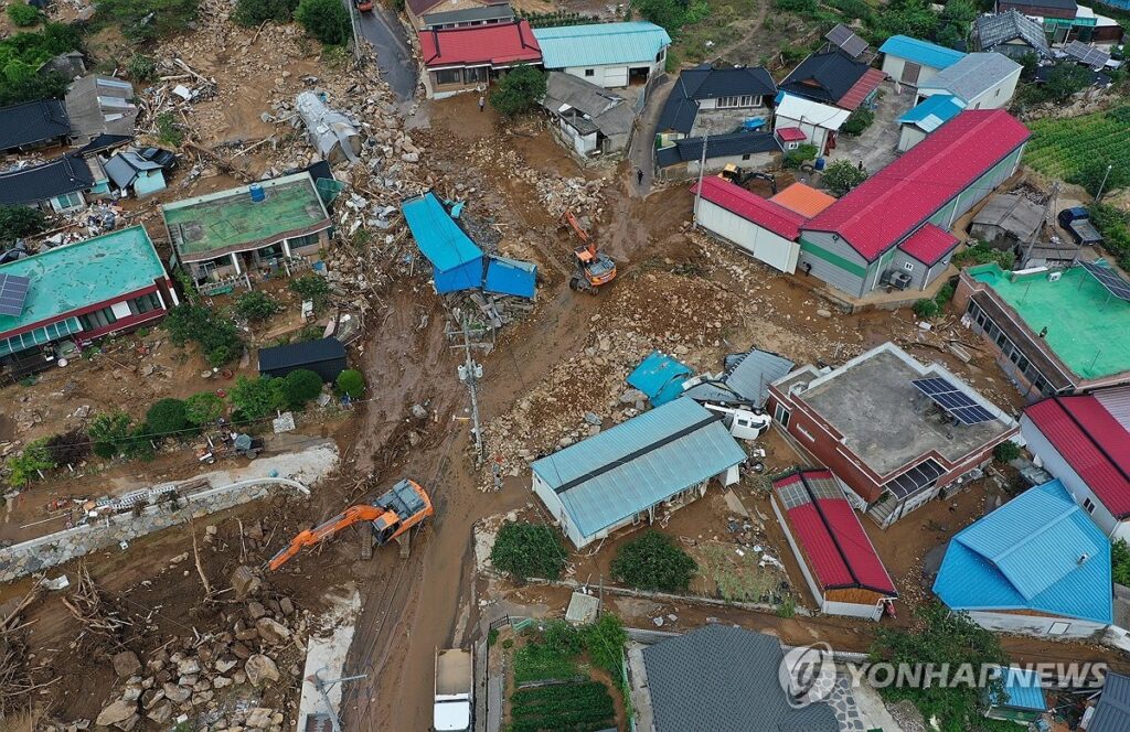 Número de mortos sobe para 17 na Coreia do Sul, com chuvas causando deslizamentos de terra e inundações