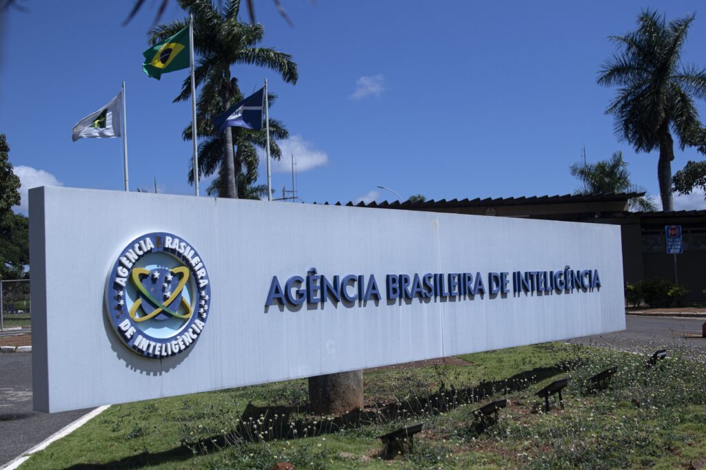 Testemunhas de ex-funcionário da Abin negam uso de programa de espionagem