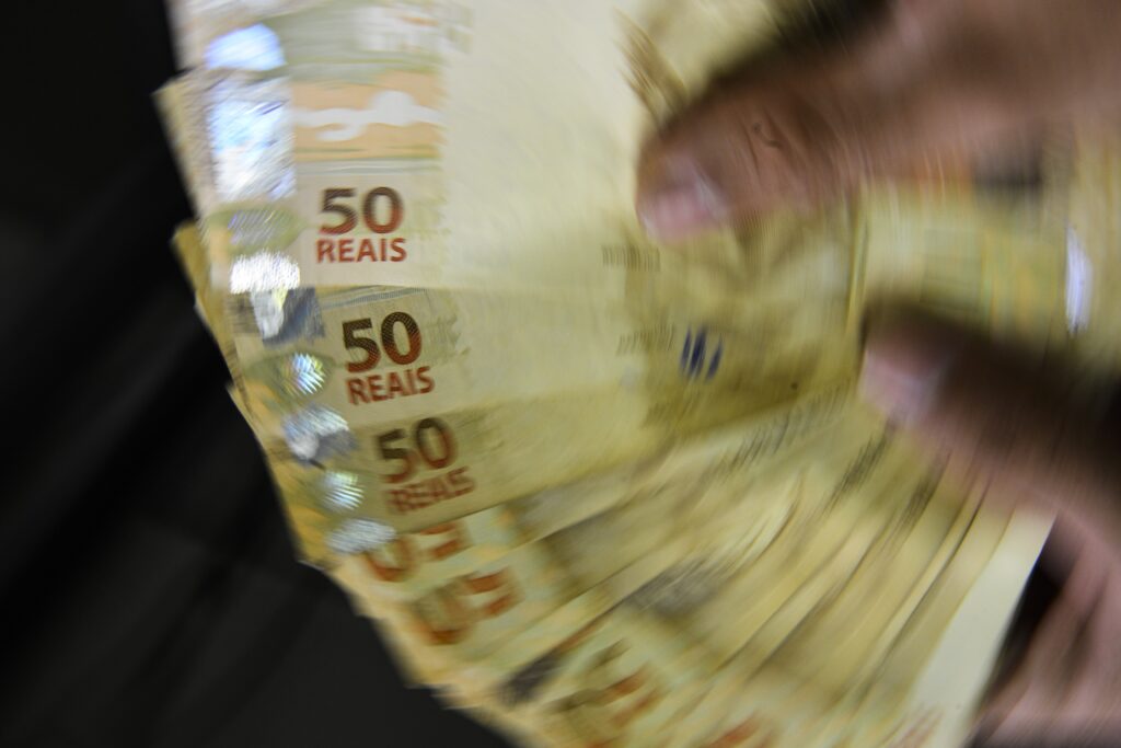 Renda média do trabalhador é recorde e avança 1,1% no trimestre encerrado em junho
