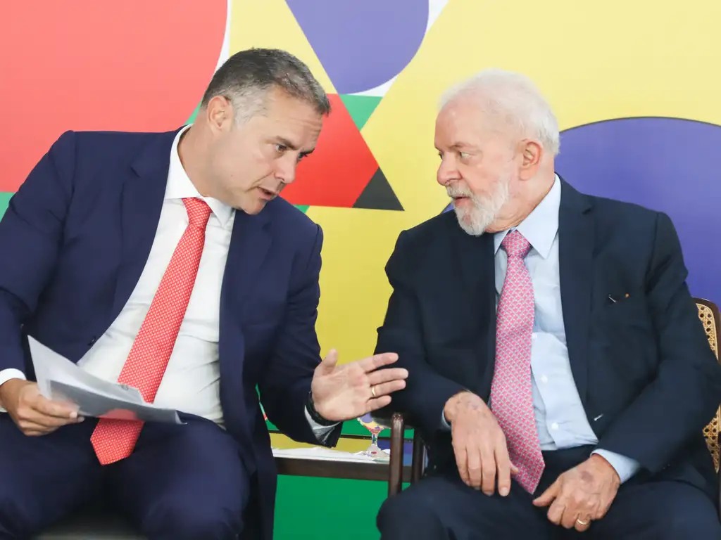 Com recesso parlamentar chegando ao fim, Lula se reúne com integrantes do MDB e União Brasil