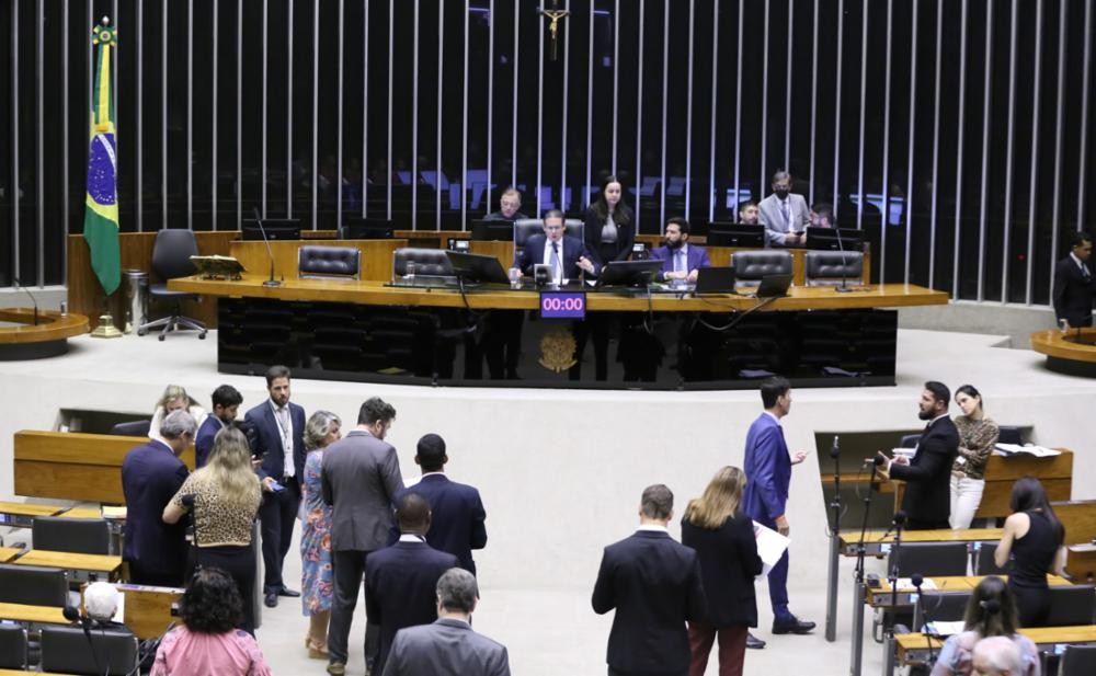 Lula deve decidir nesta quarta-feira se sanciona ou veta aumento do número de deputados