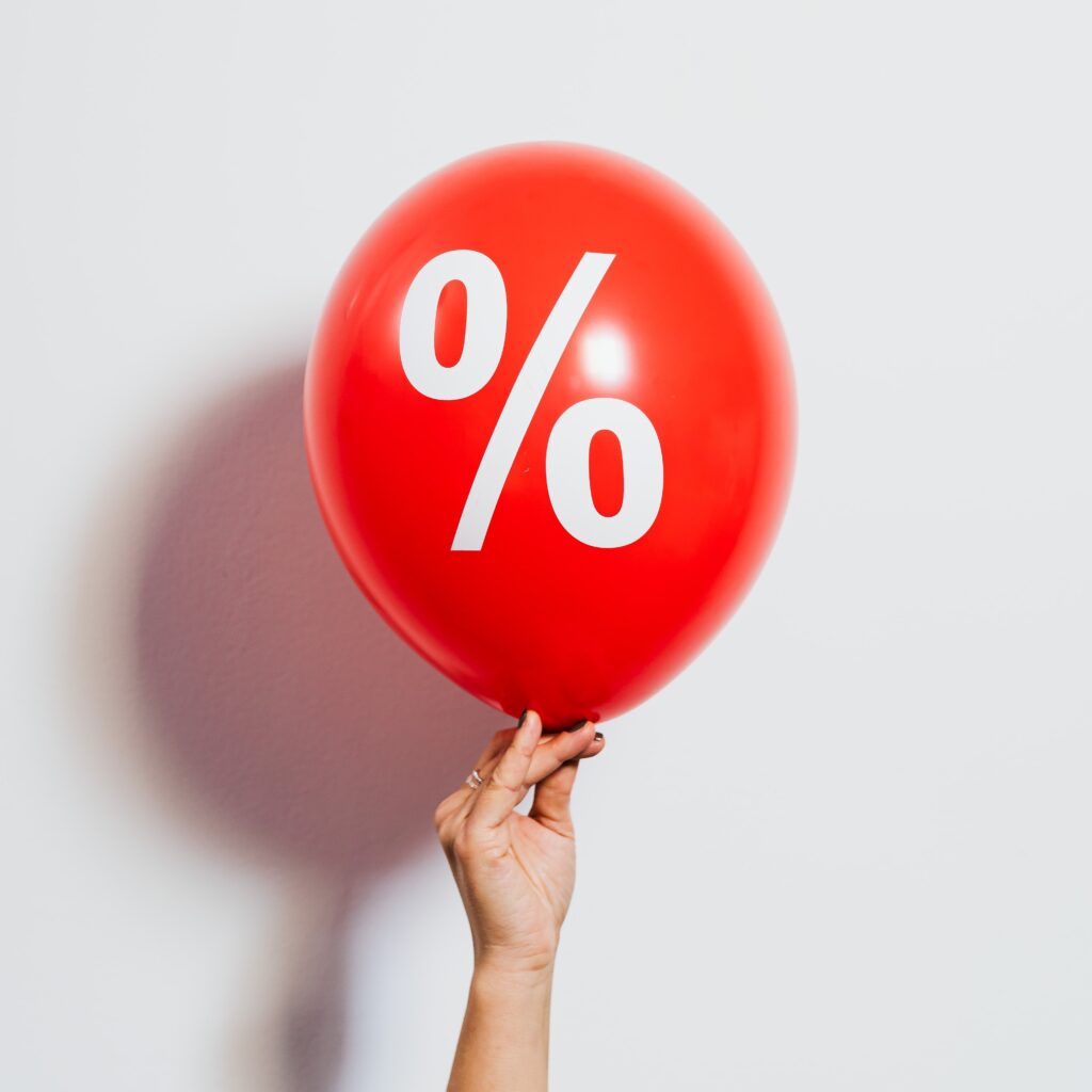 Juros futuros fecham em queda, alinhados à tendência positiva local e externa
