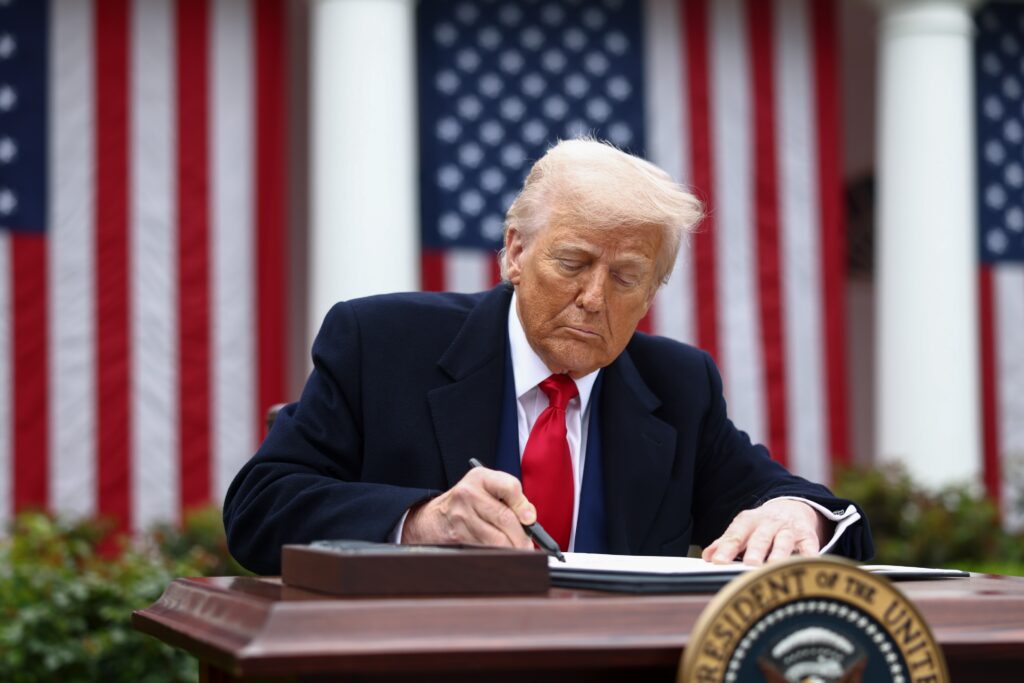 Trump diz que cartas a ‘países menores’ sobre tarifas serão enviadas em breve