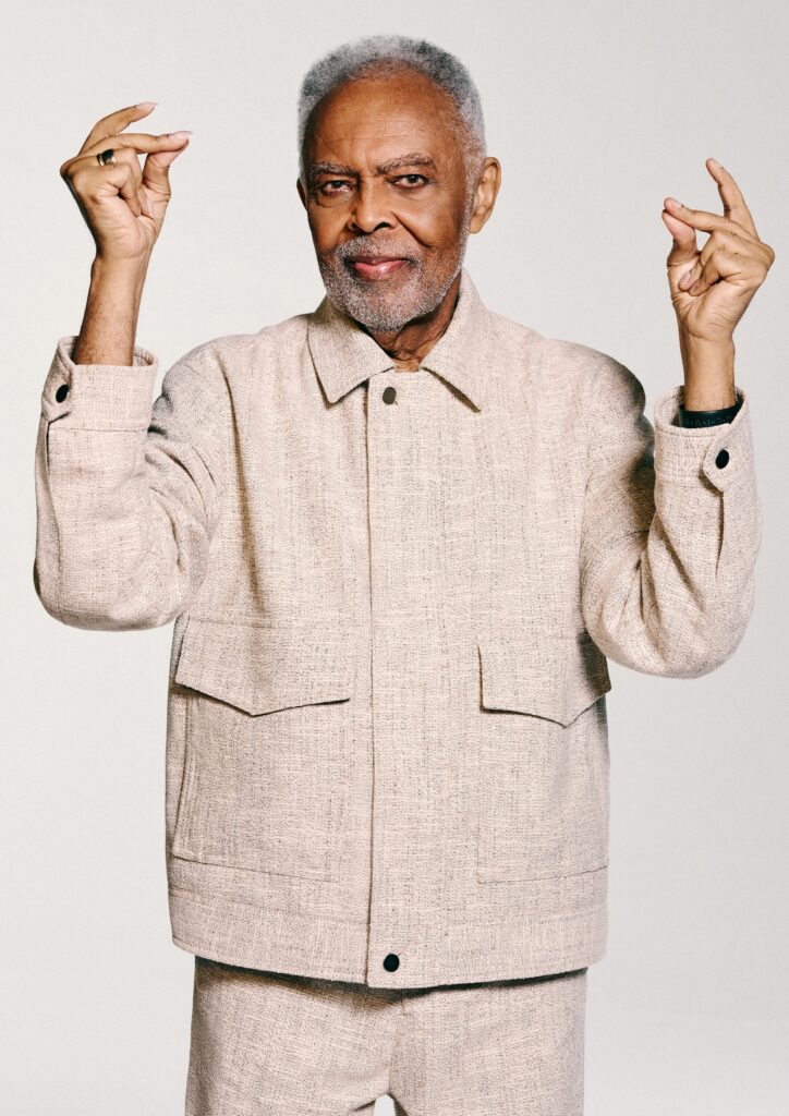 Gilberto Gil e Anitta anunciam chegada da H&M no Brasil