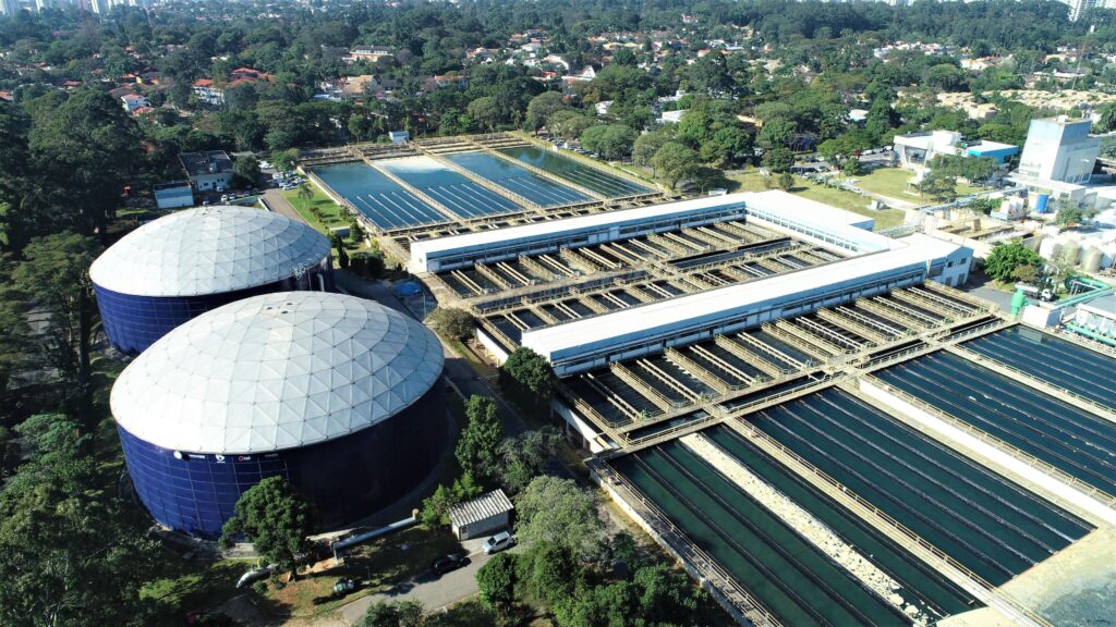 Sabesp anuncia acordo de R$ 3,8 bi com Telefônica para sistema de medição inteligente