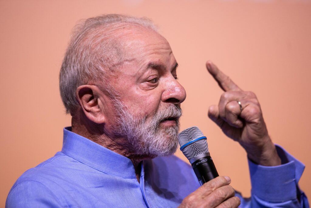 Preocupação de Trump com Pix é que ‘cartões de crédito irão desaparecer’, diz Lula
