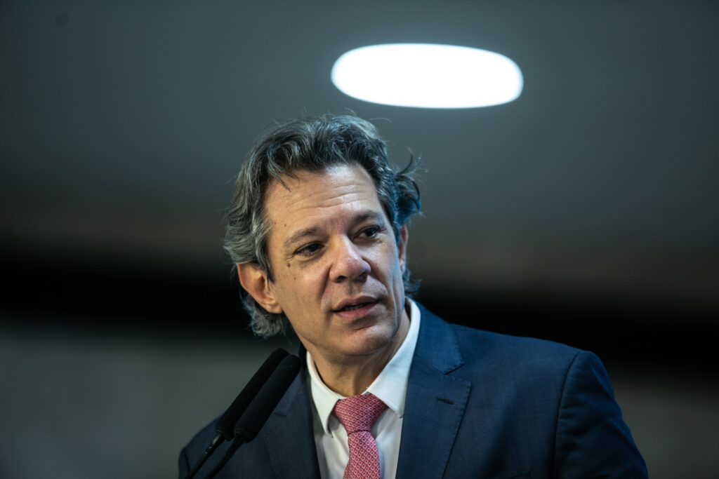 Haddad diz que governo tem base frágil no Congresso, mas tem conseguido executar plano de governo