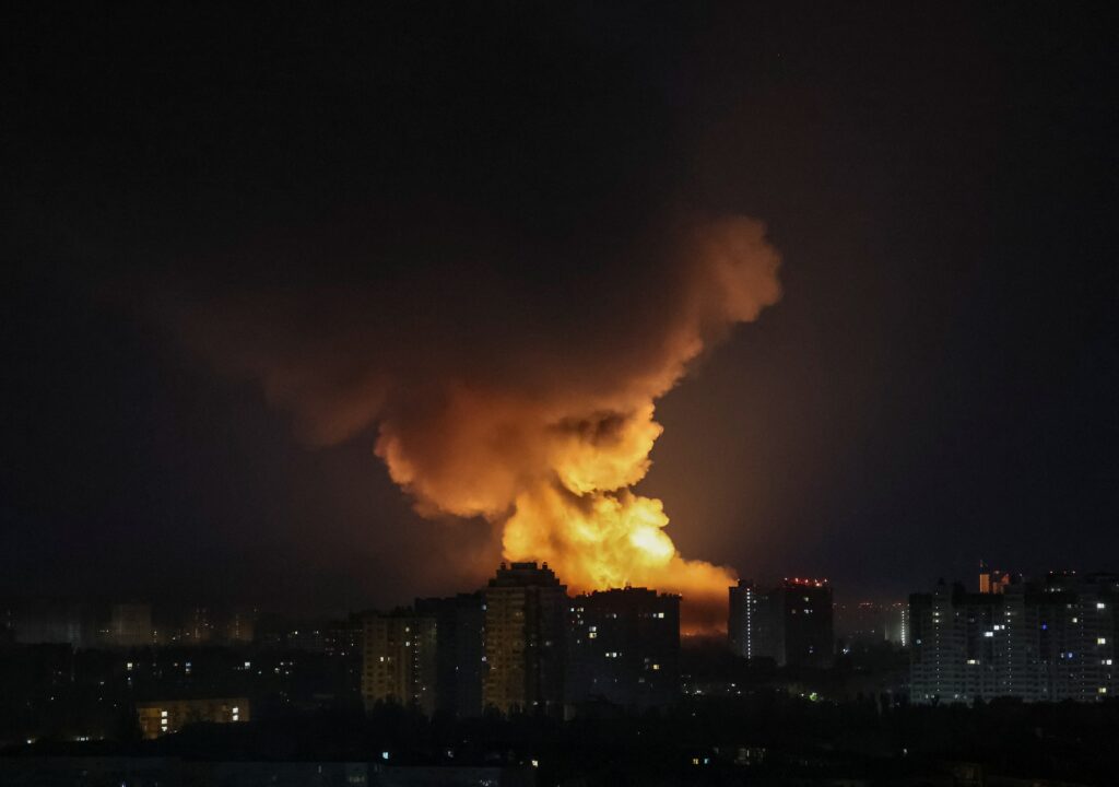 Incêndio atinge estação ferroviária na Rússia após ataque de drones ucranianos