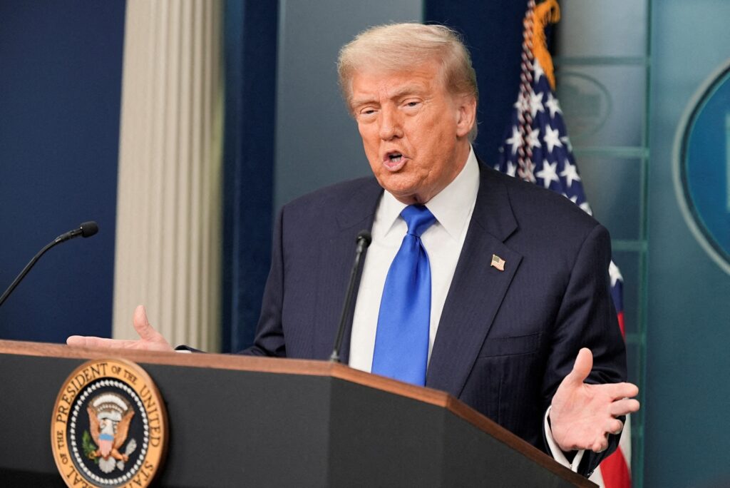 A economia de Trump: os sinais de alerta dos indicadores mais recentes