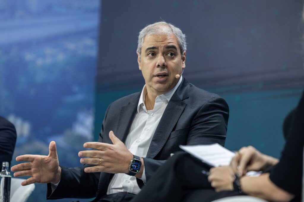 CEOs de grandes bancos não comentam desdobramentos da Magnitsky, mas assunto domina rodas de conversas