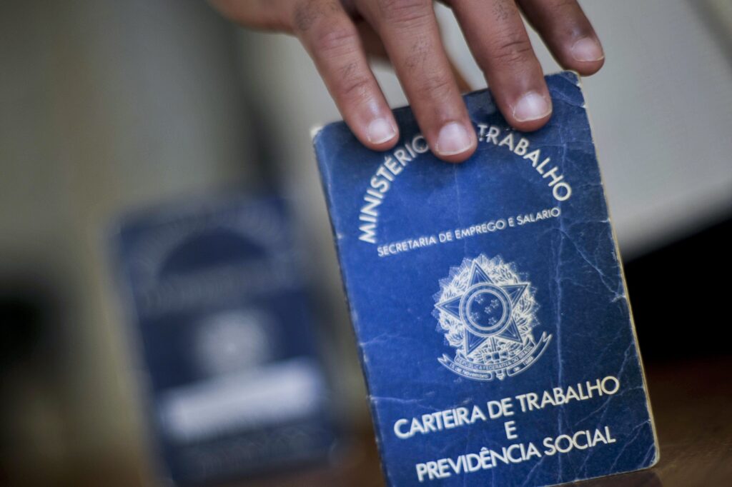 Desligamentos a pedido batem novo recorde e reforçam mercado de trabalho aquecido