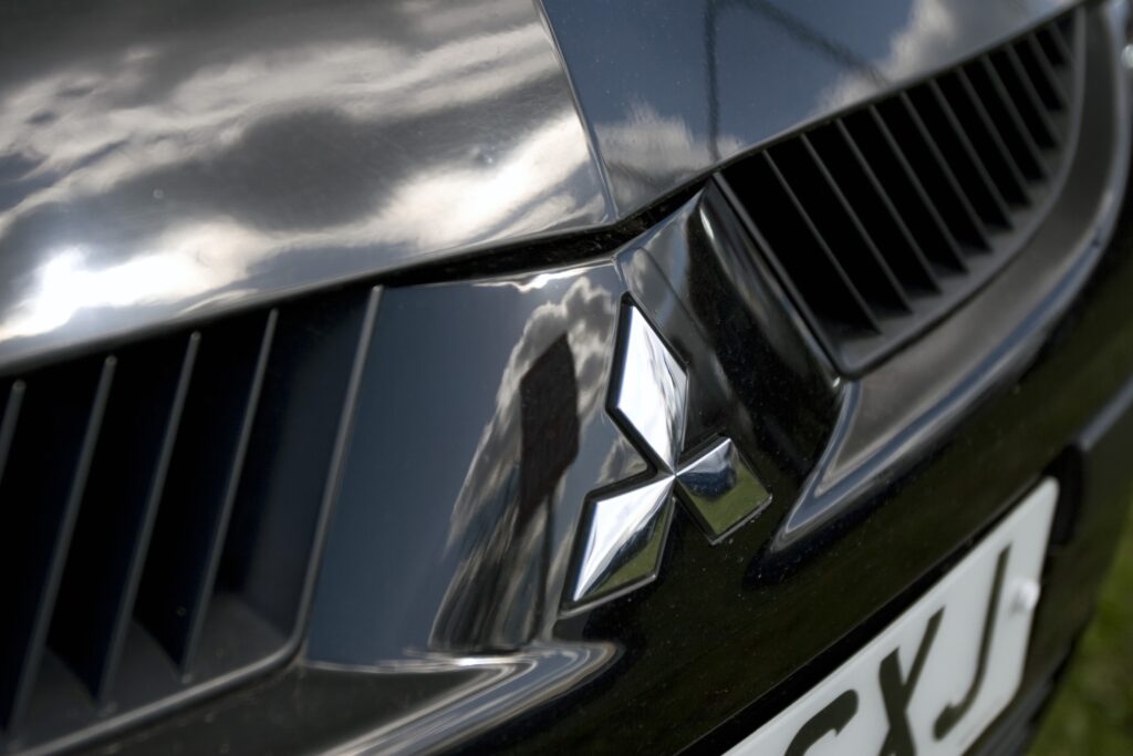 Mitsubishi sente impactos de tarifas dos EUA e lucro cai 42,7% no 1º trimestre fiscal