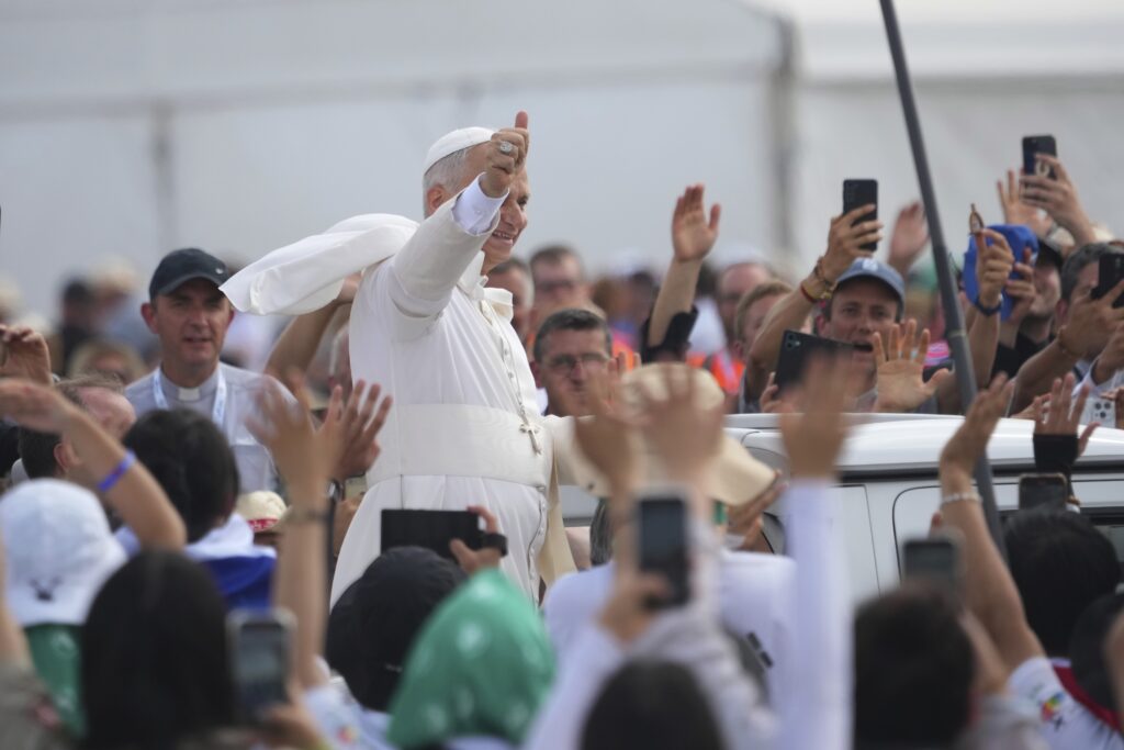 Papa Leão 14 celebra missa para mais de 1 milhão de jovens no encerramento do Jubileu da Juventude
