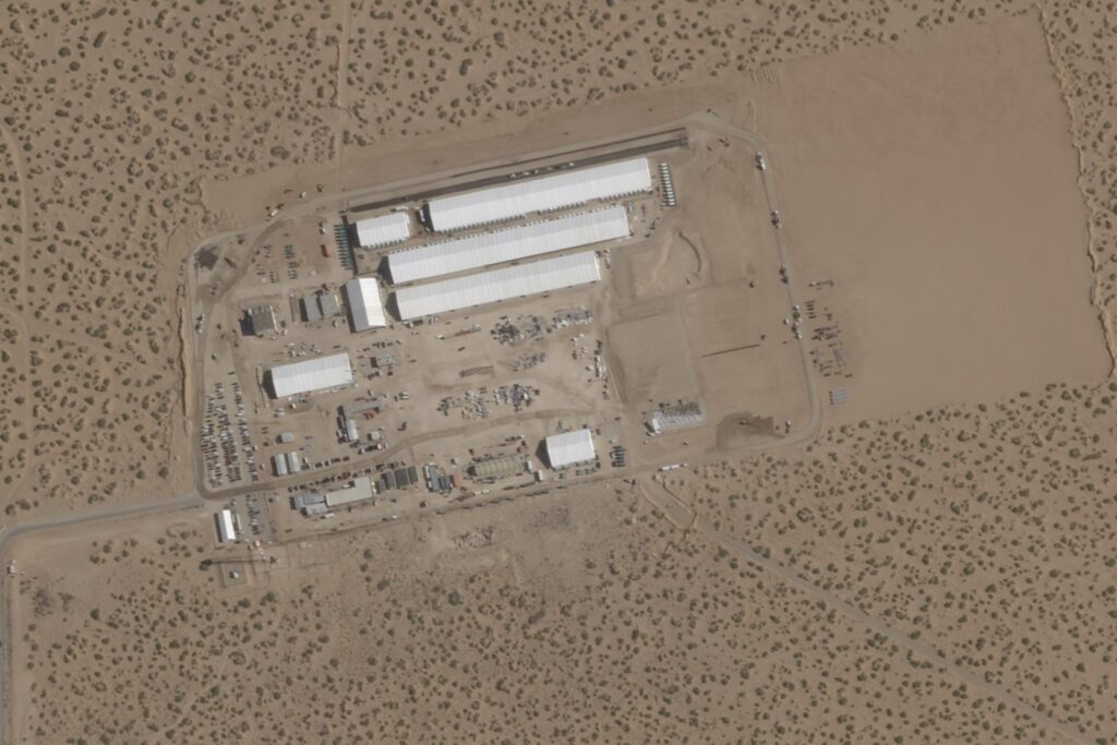 Mistério cerca contrato de US$ 1,2 bilhão para construir campo de detenção no deserto do Texas Mistério cerca contrato de US$ 1,2 bilhão para construir campo de detenção no deserto do Texas