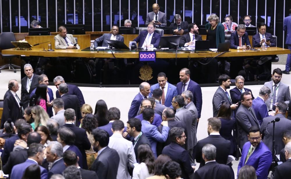 Gleisi espera que Câmara vote isenção do Imposto de Renda na próxima semana