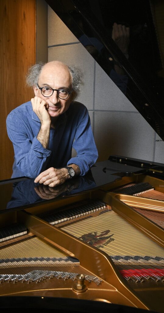 De ópera de livro de Marcelo Rubens Paiva a  programa de música clássica para crianças, compositor vai do pop ao erudito