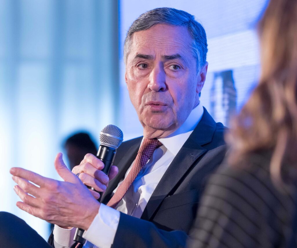 ‘Um país em que o patrão paga menos imposto que o empregado tem alguma coisa muito errada’, diz Barroso