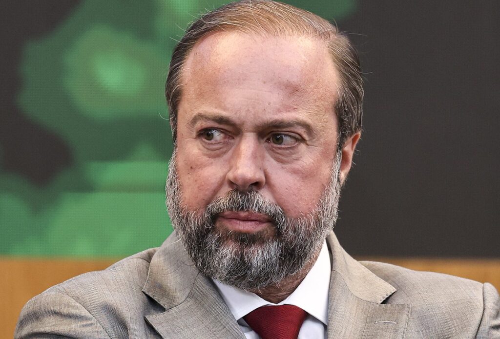 Silveira diz que ‘sem dúvidas’ tarifa social está garantida até o fim do ano