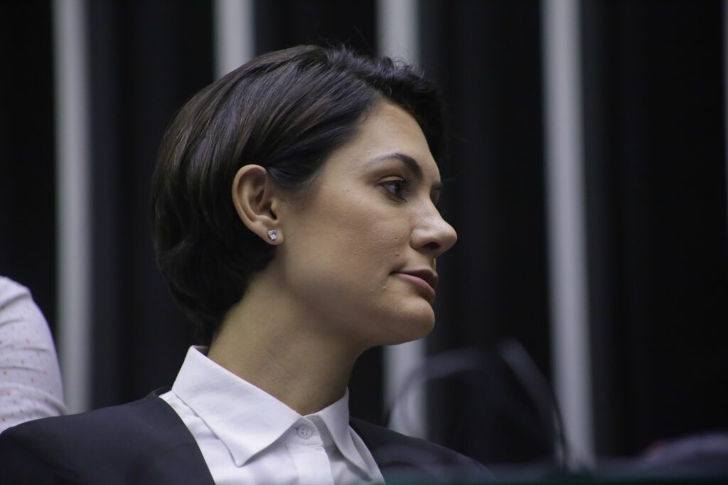 Malafaia rebate suspeitas e Michelle Bolsonaro diz que PF promove ‘assassinato de reputação’
